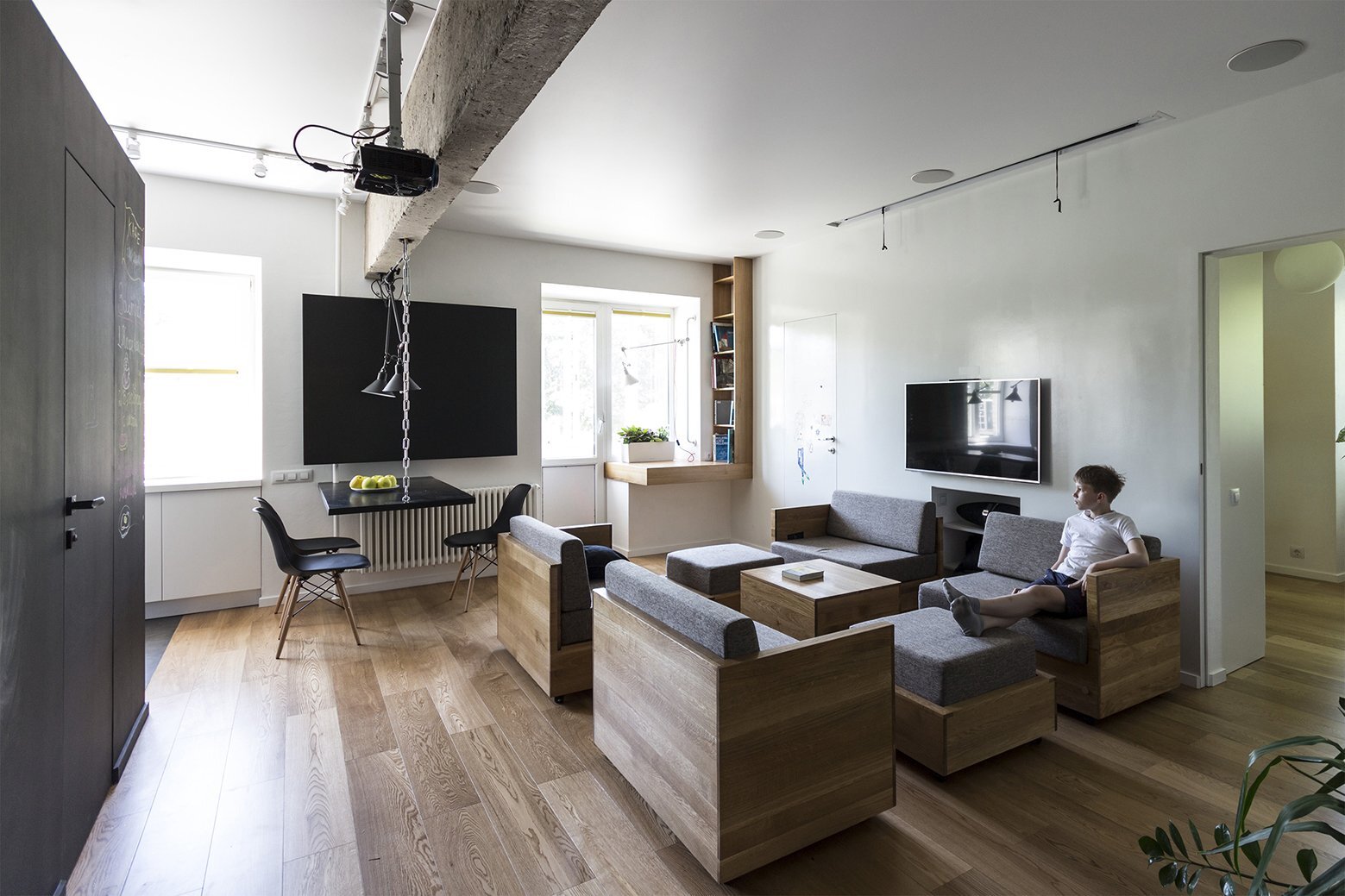 A Fun and Functional Apartment in Moscow by Ruetemple