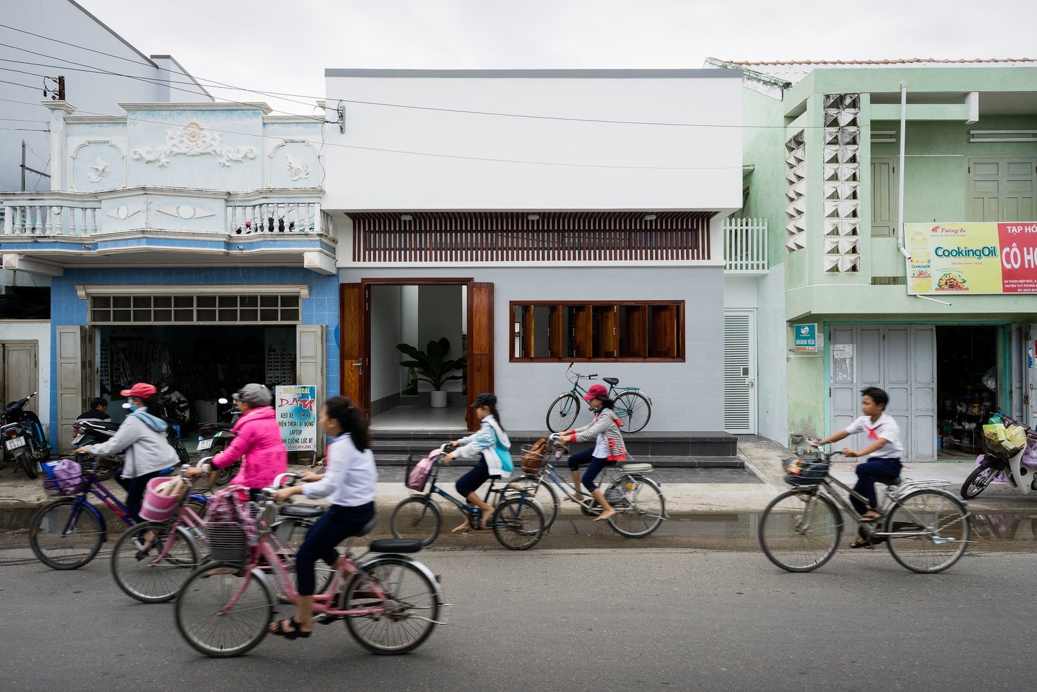 TP House from Vietnam is a Minimalist Haven by Sawadeesign Studio TP House - Sawadeesign Studio - Vietnam - Exterior - Humble Homes