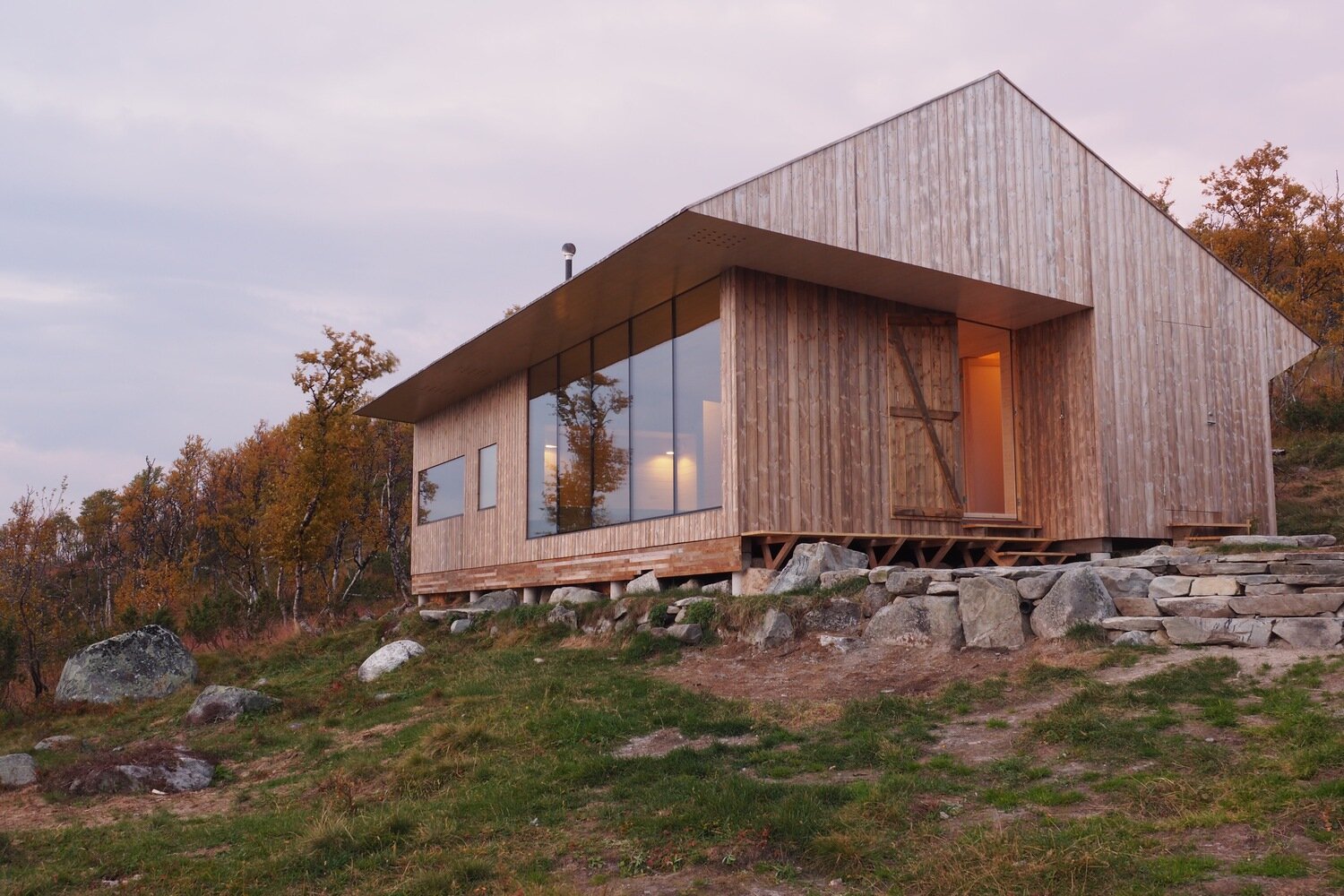 Cabin-Ustaoset Sits on a Remote Site at the Foot of Hardangervidda in Norway Cabin-Ustaoset-Jon-Danielsen-Aarhus-MNAL-Norway-Exterior-Humble-Homes