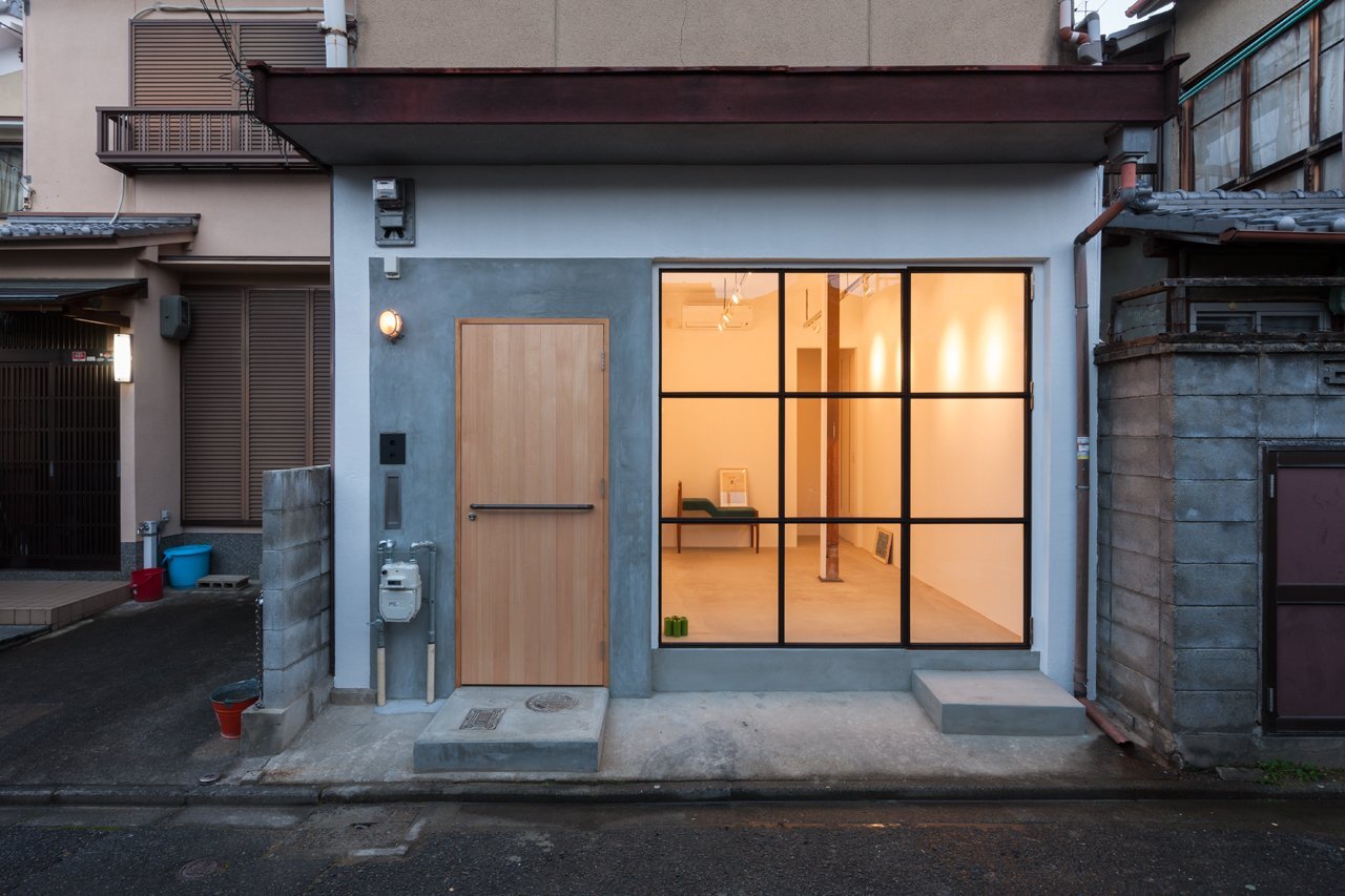 1920\'s House Restored into a Modern Home by Shimpei Oda 1920\'s House Restored into a Modern Home by Shimpei Oda