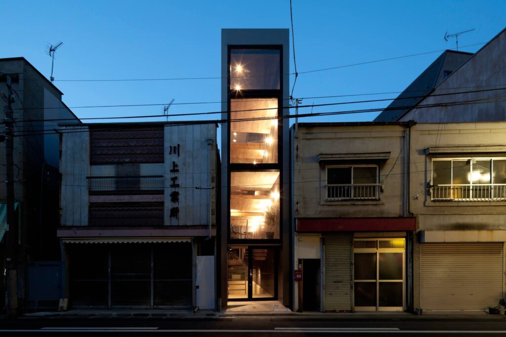 1.8M-Width-House-YUUA-Architects-amp-Associates-Japan
